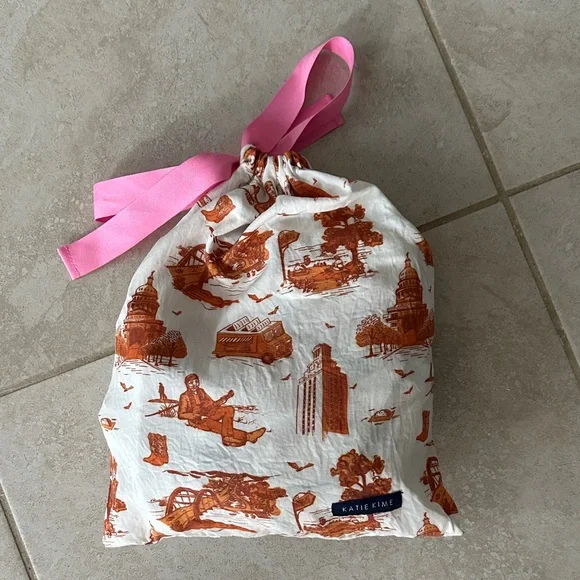 Katie Kime Texas Pajama Set with Travel Bag - Picture 9 of 10